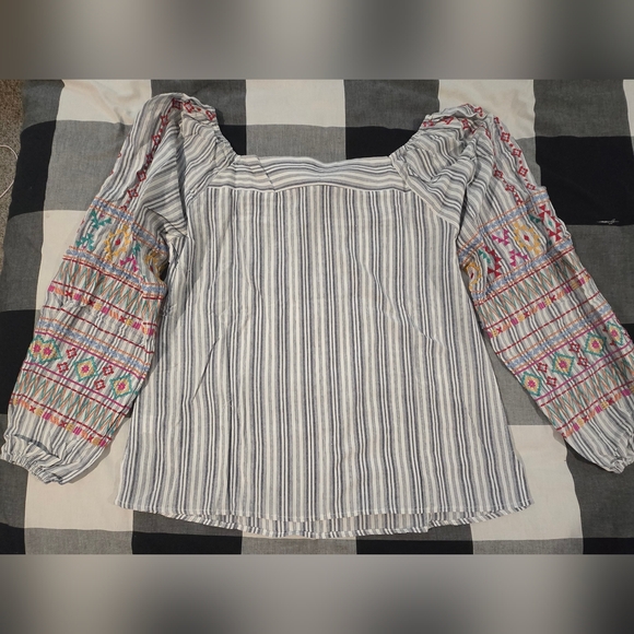 Savanna Jane Embroidered Top - Picture 9 of 10